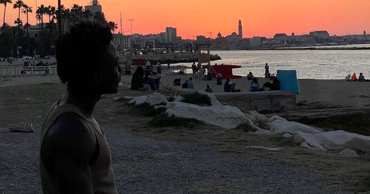 Il viaggio del 16enne MB: dalla Nigeria alla Puglia tra rapinatori, scafisti, razzismo e corruzione